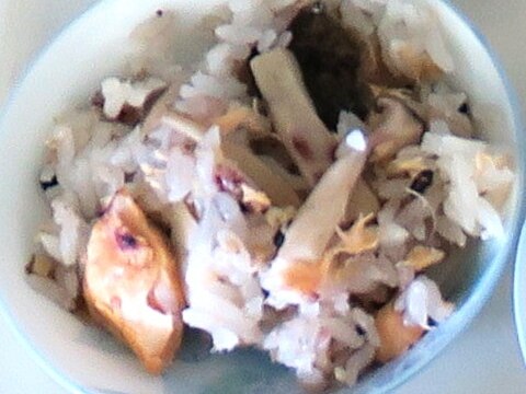 鮭と十六穀米の生姜炊き込みご飯